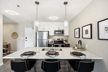 High-gloss cabinets